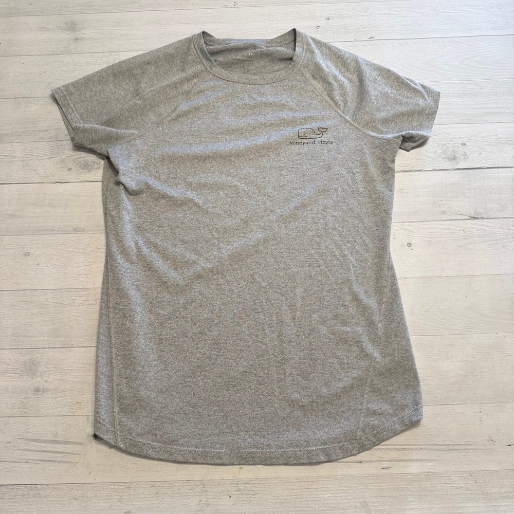 Vineyard vines performance grey short sleeve shirt women's XS